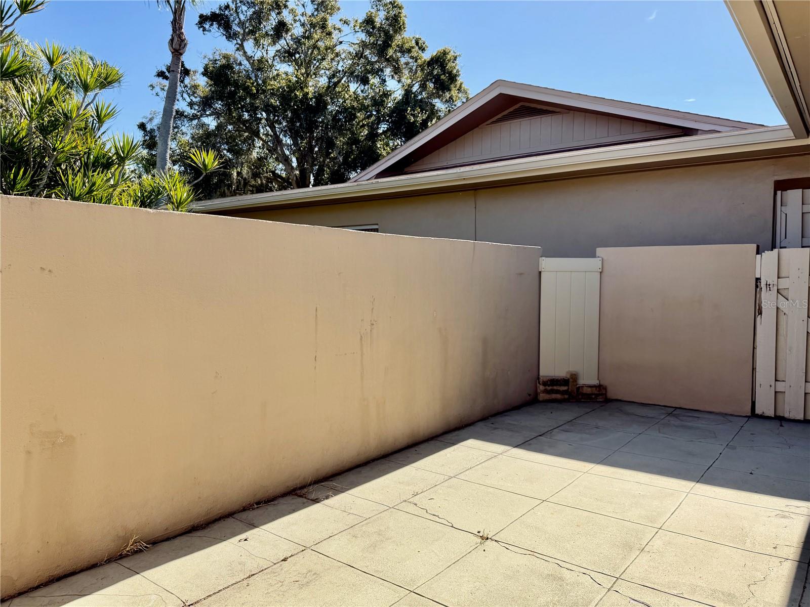 LAURELWOOD CONDO - Residential