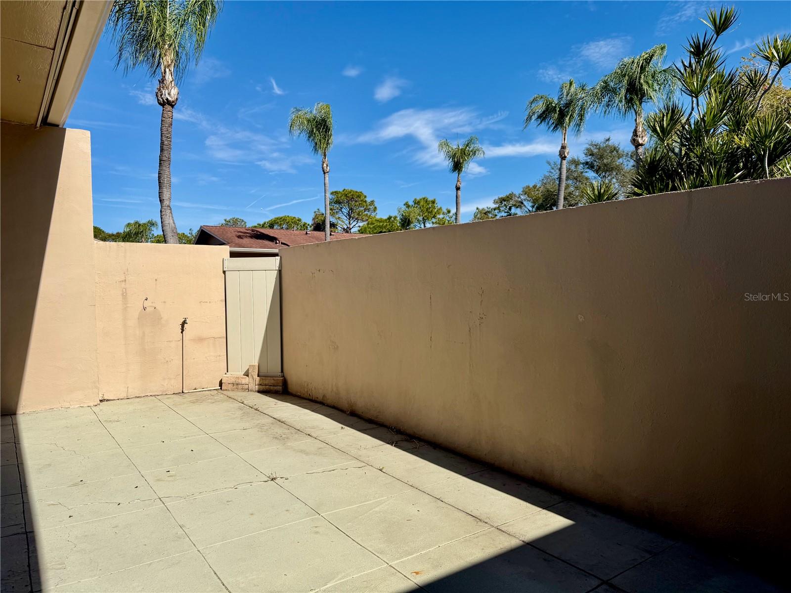 LAURELWOOD CONDO - Residential