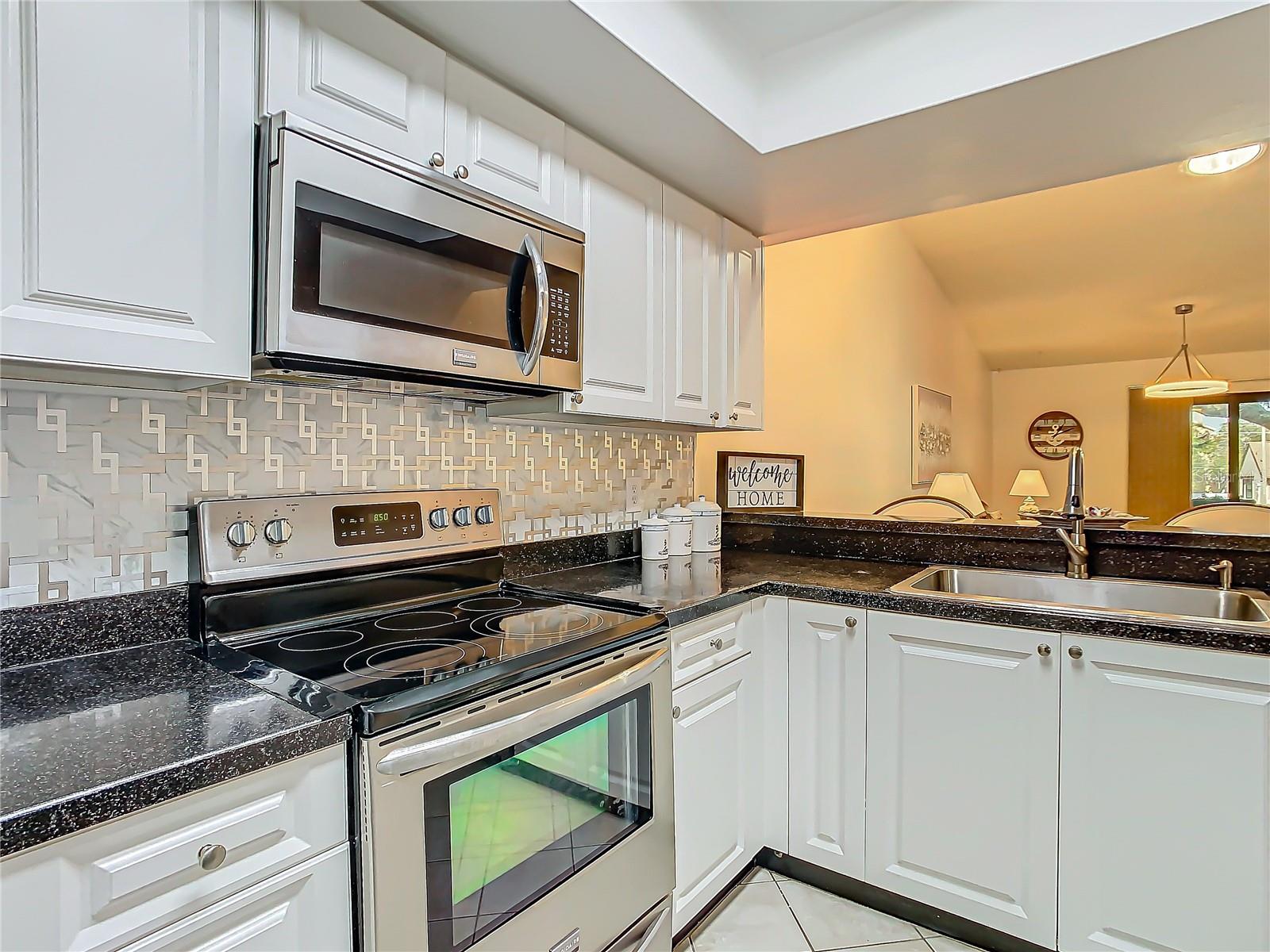 2606 OAK CIRCLE