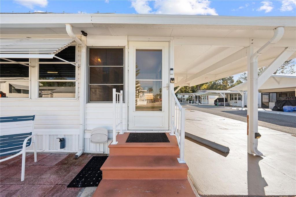 Photo of 445 Citrus Ridge Drive, Davenport, FL 33837 (MLS # S5139283)