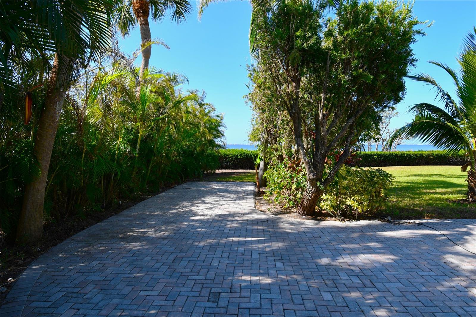 WHITFIELD ESTATES UNIT 1 - Residential Lease