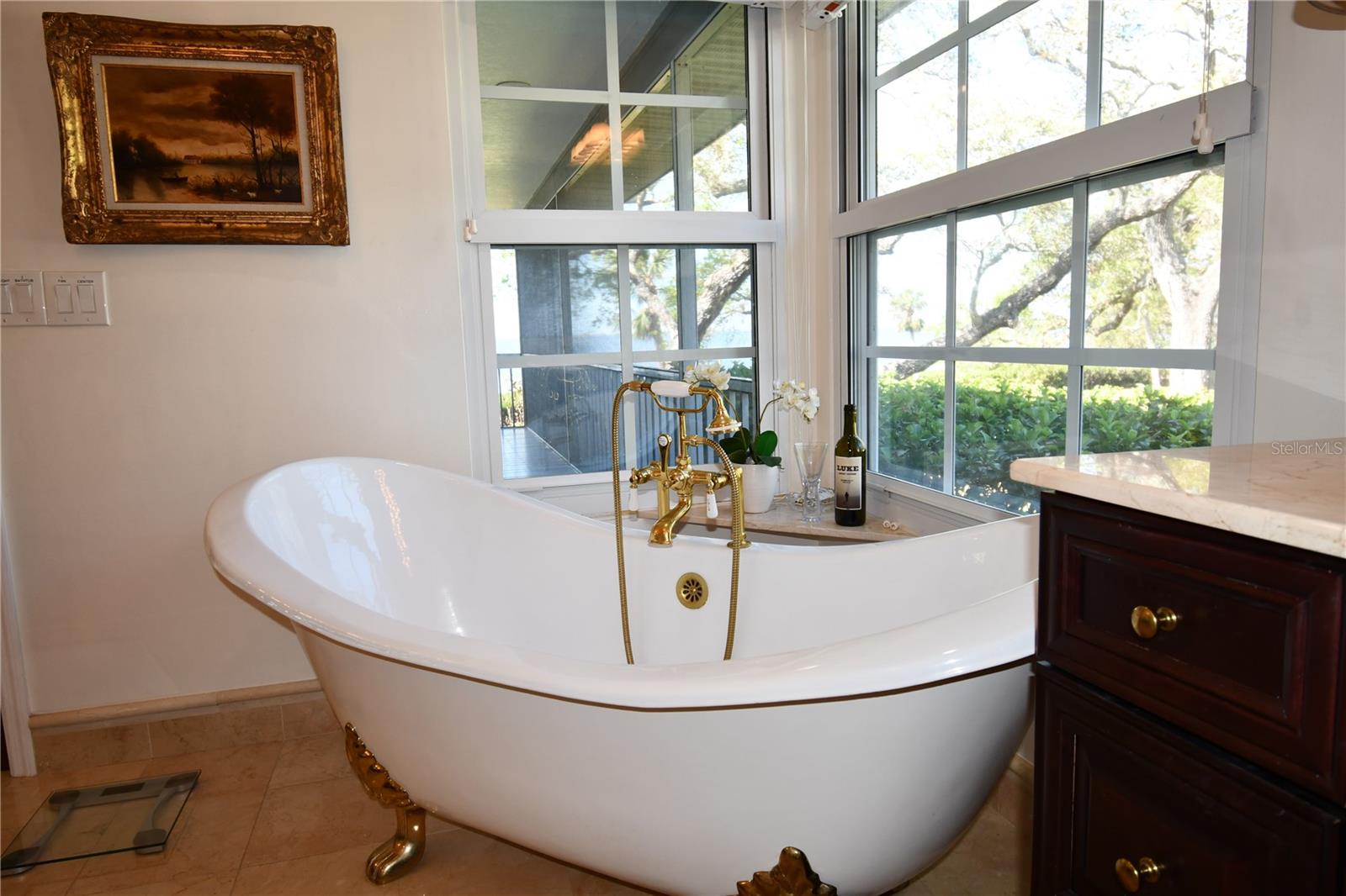 WHITFIELD ESTATES UNIT 1 - Residential Lease