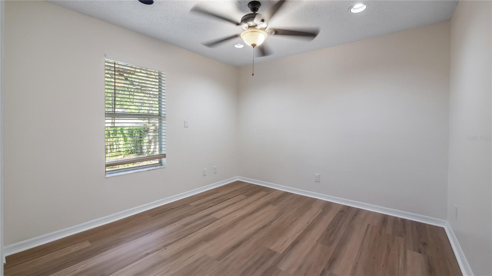 CLERMONT LAKE MINN CHAIN O LAKES - Residential