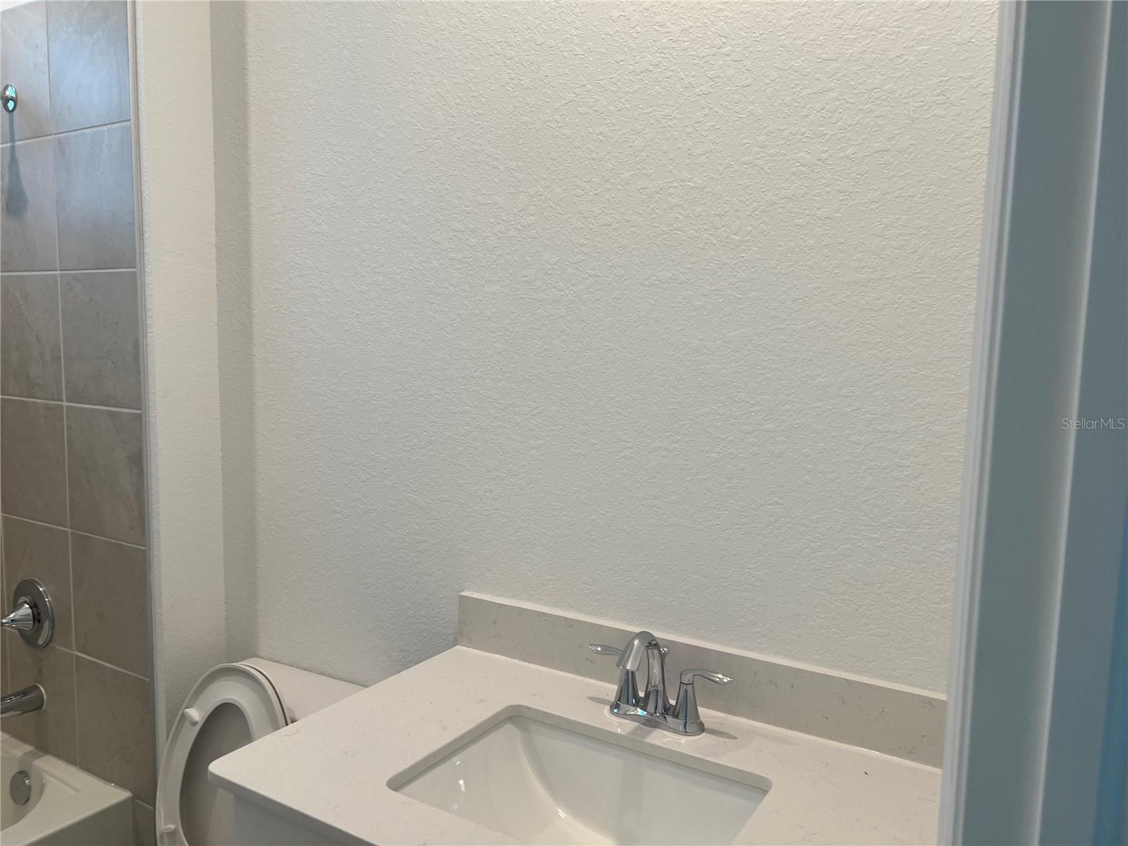 LAKESPUR/WELLEN PARK - Residential Lease