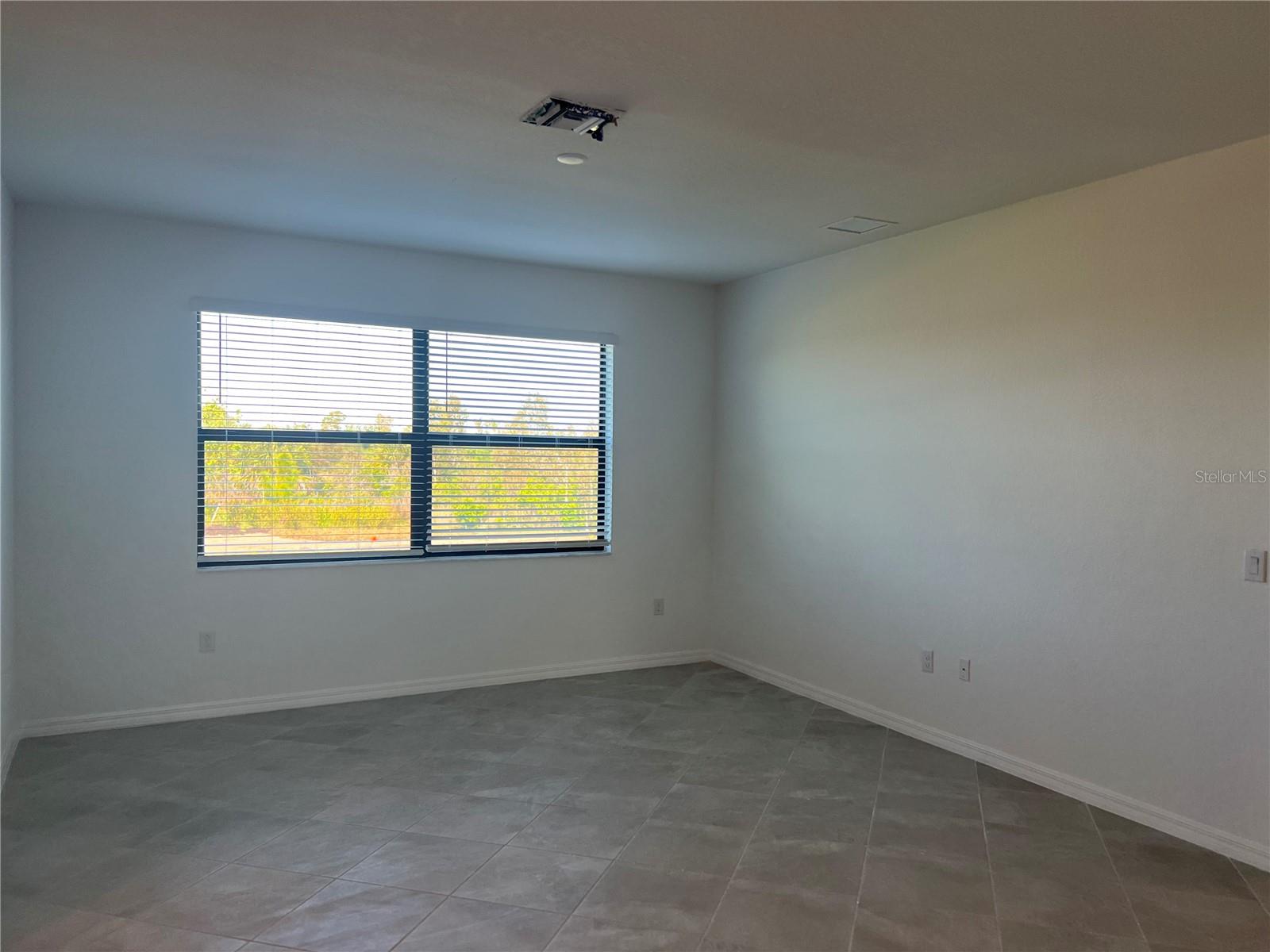 LAKESPUR/WELLEN PARK - Residential Lease
