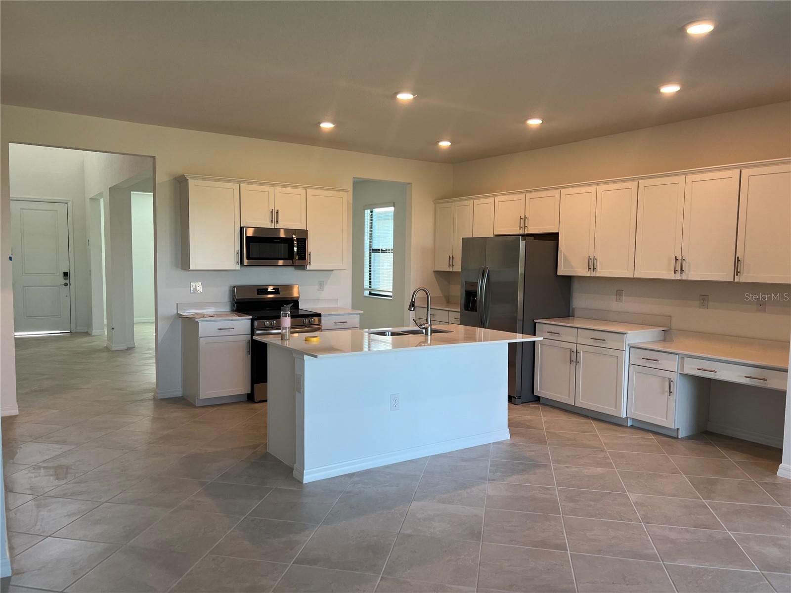 LAKESPUR/WELLEN PARK - Residential Lease