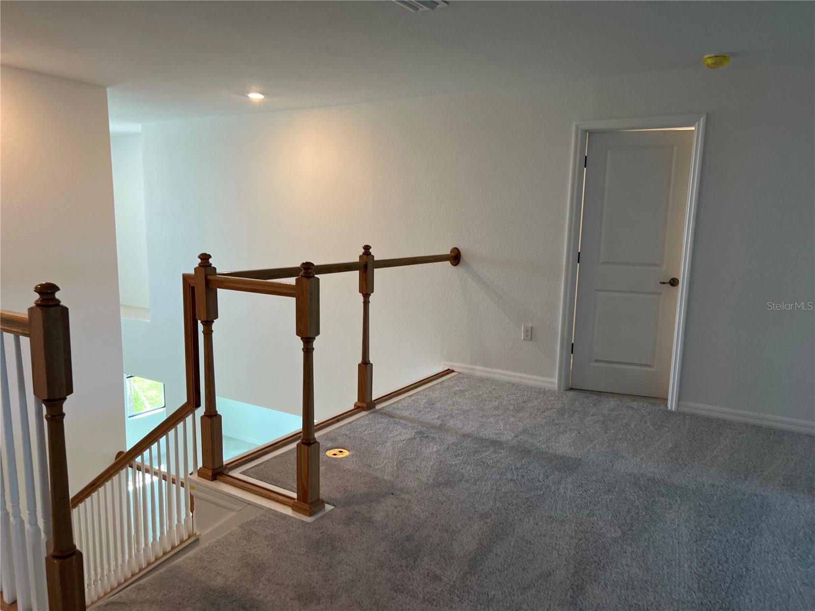 LAKESPUR/WELLEN PARK - Residential Lease