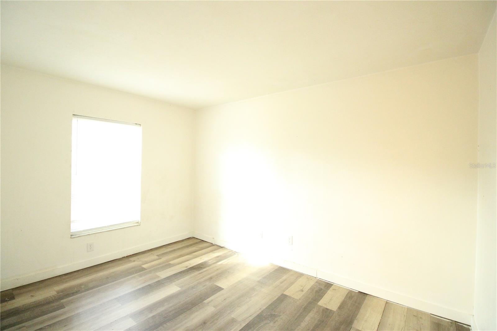 PINERIDGE IV - Residential Lease