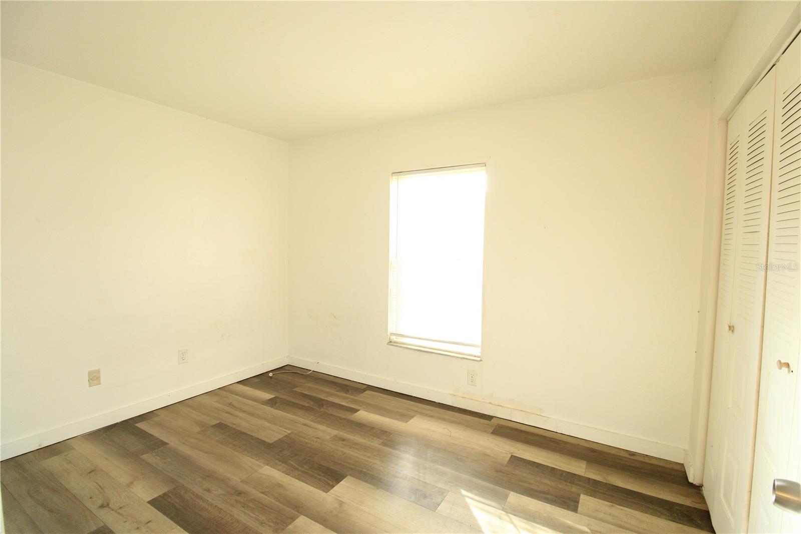 PINERIDGE IV - Residential Lease