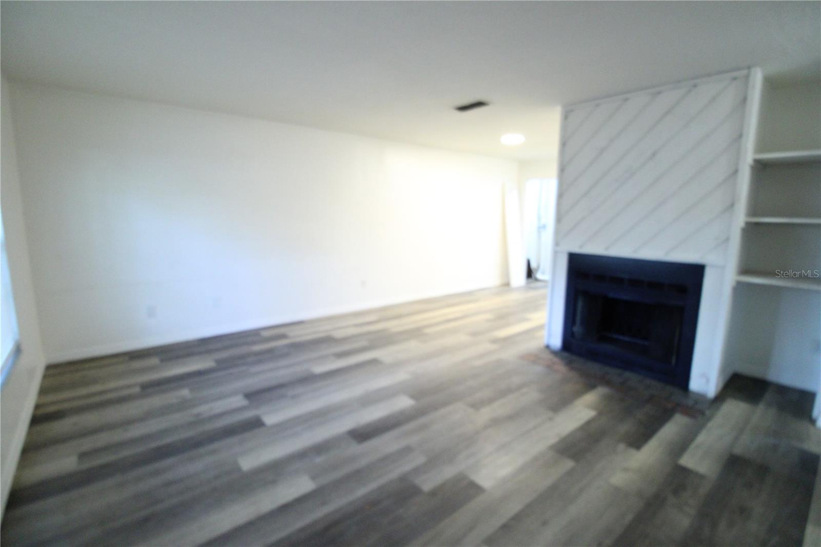 PINERIDGE IV - Residential Lease