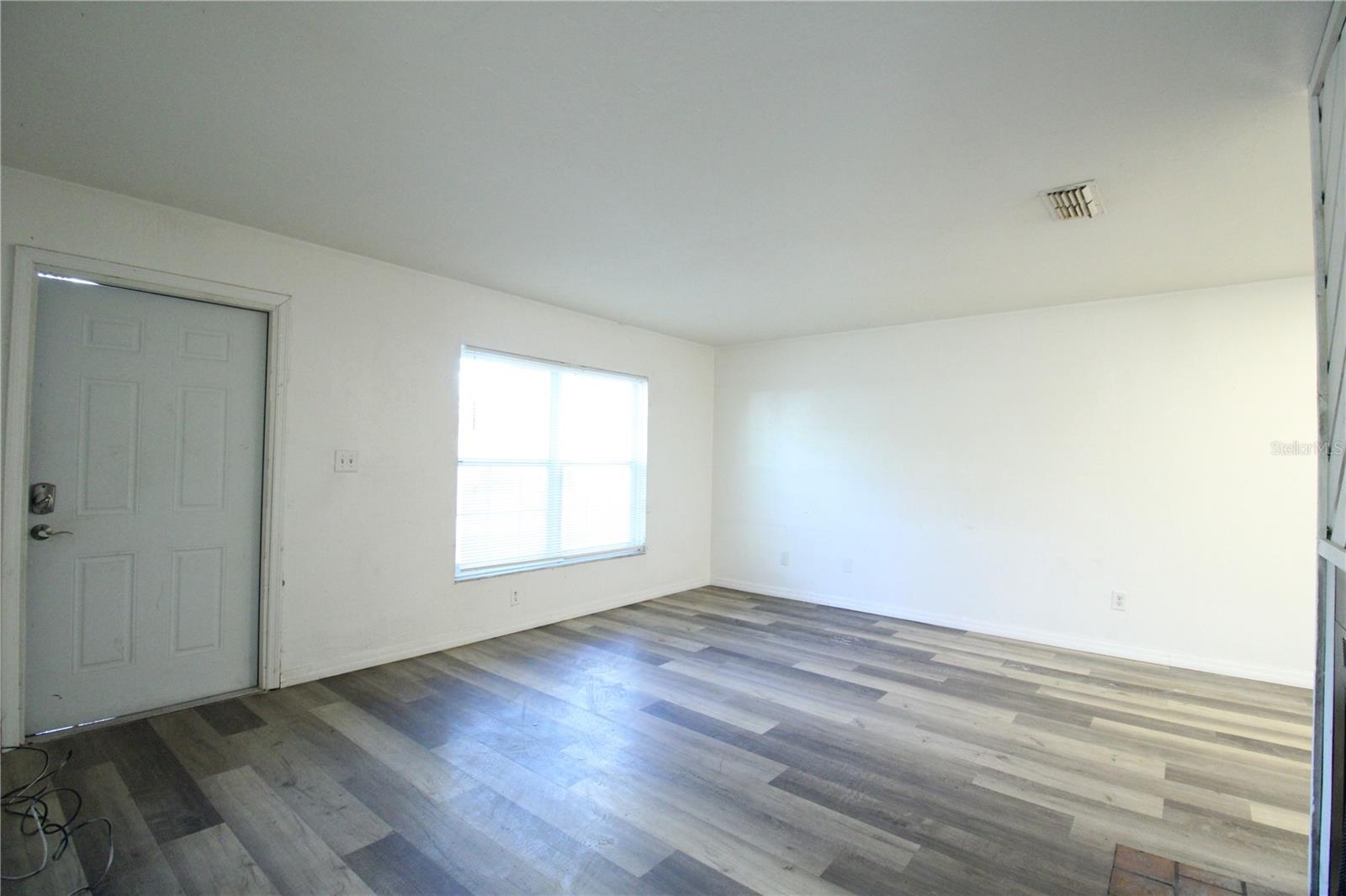 PINERIDGE IV - Residential Lease