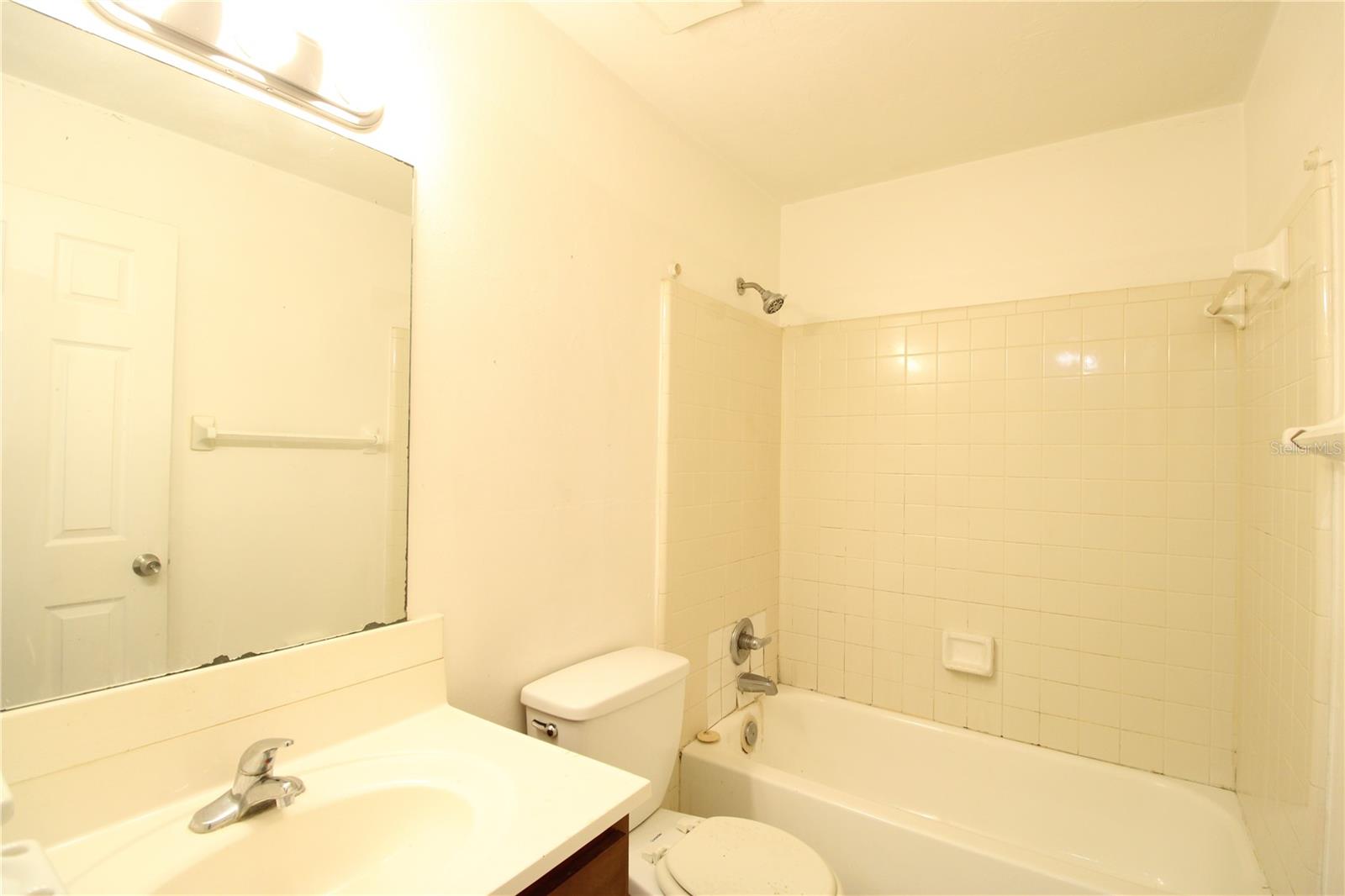 PINERIDGE IV - Residential Lease