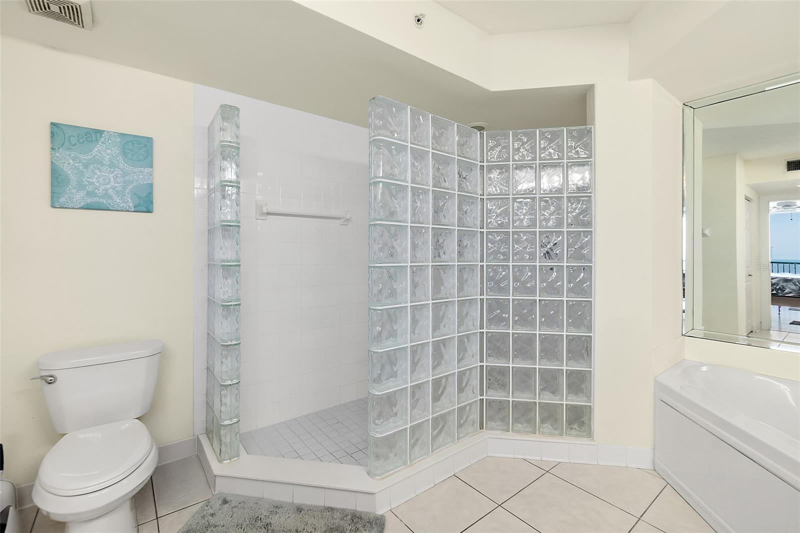 DIMUCCI TWIN TOWERS N & S - Residential