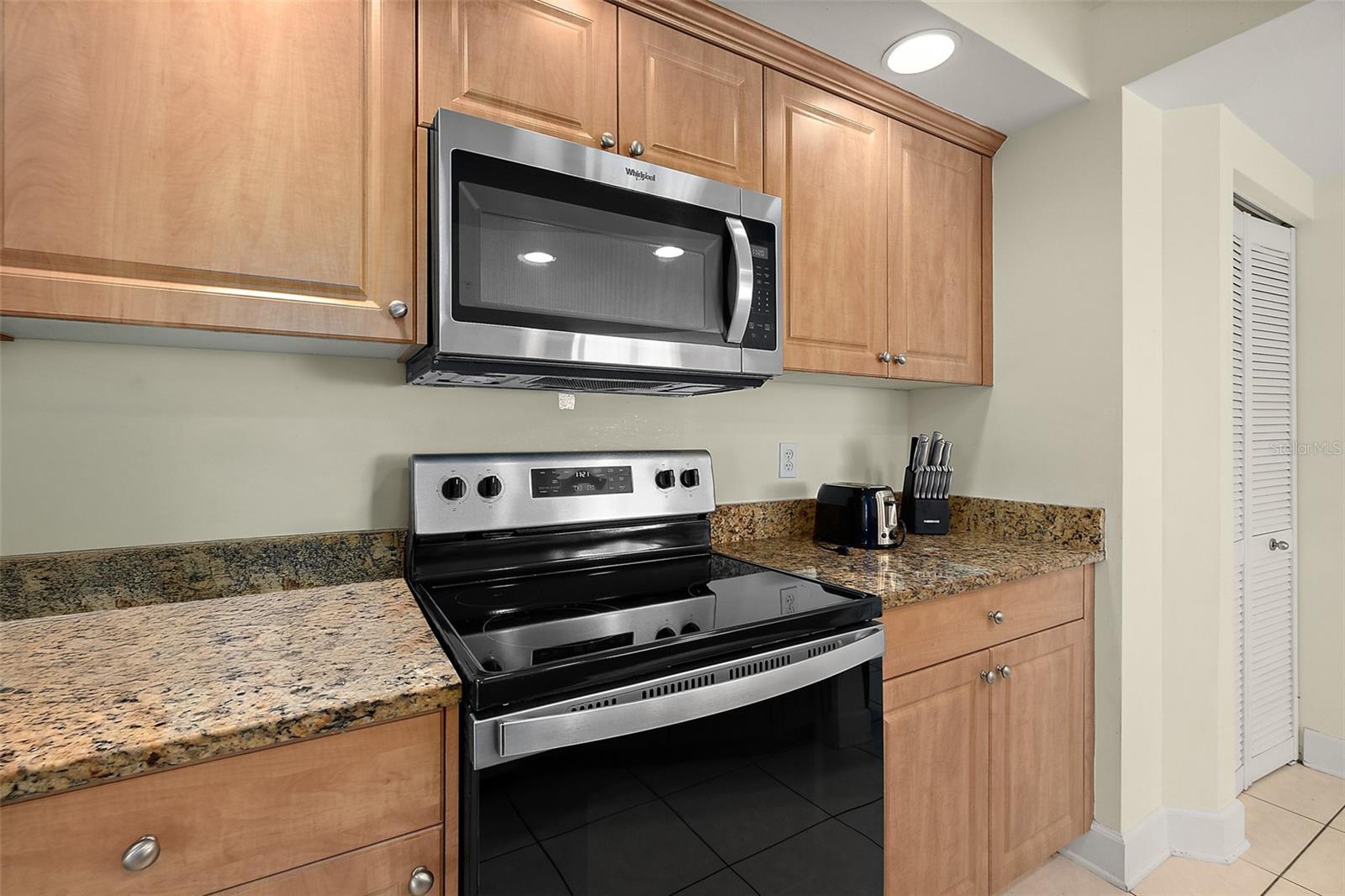 DIMUCCI TWIN TOWERS N & S - Residential