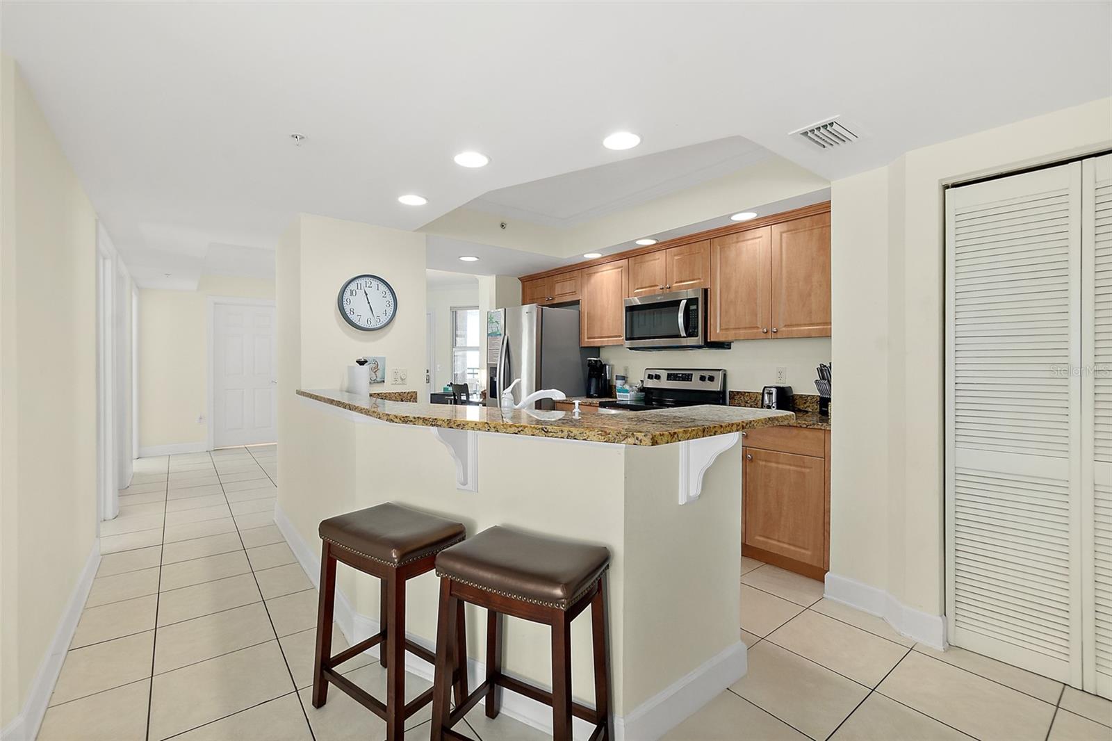 DIMUCCI TWIN TOWERS N & S - Residential