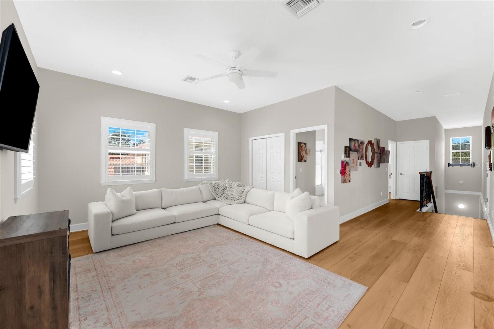 LOOP OF NORTHWEST BRADENTON - Residential