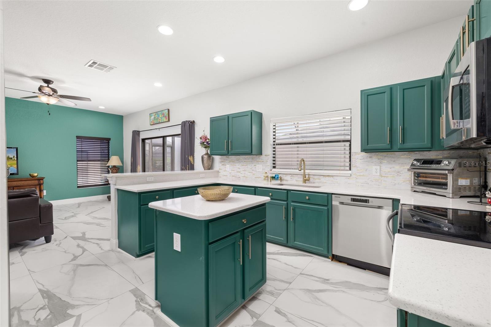 HIGH GROVE UNIT 02 - Residential