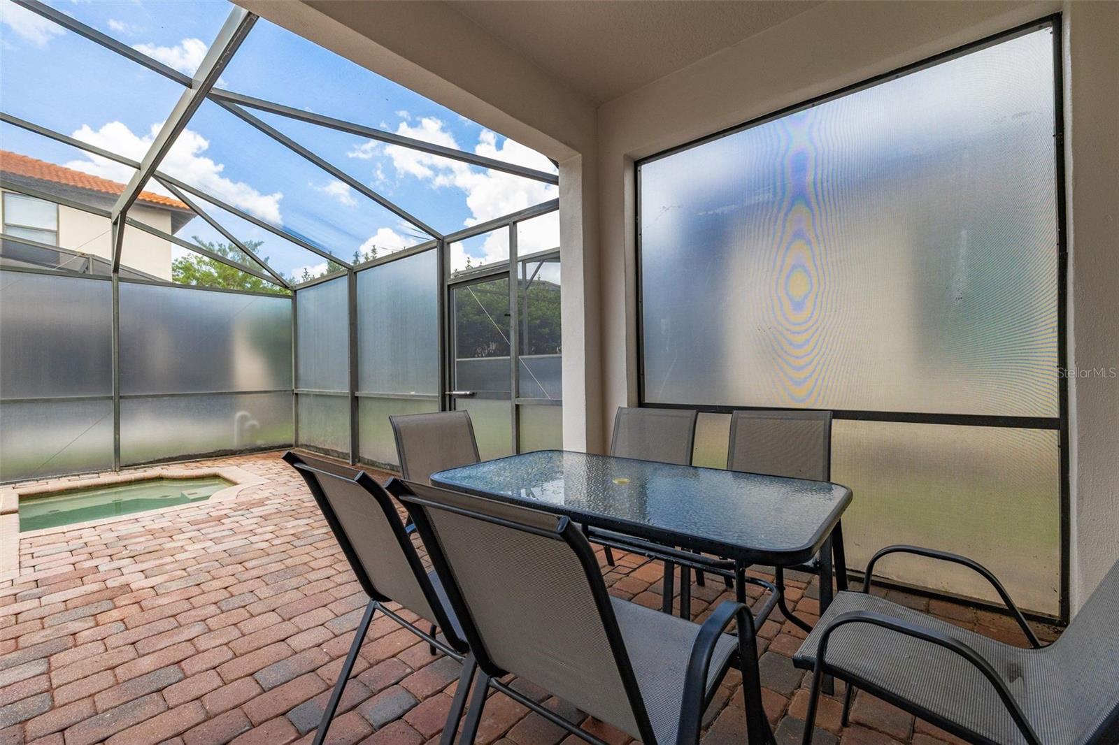 HIGH GROVE UNIT 02 - Residential