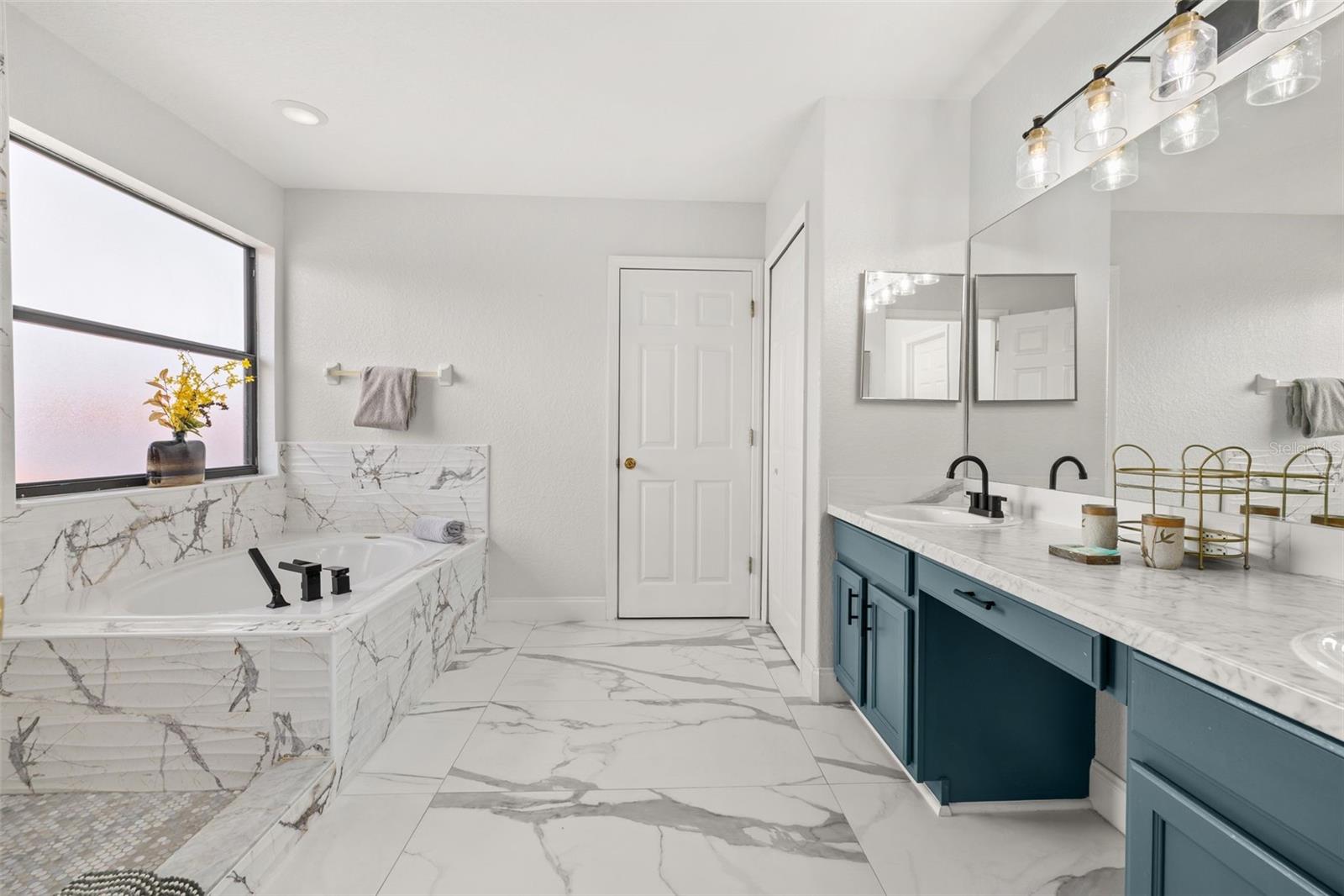 HIGH GROVE UNIT 02 - Residential
