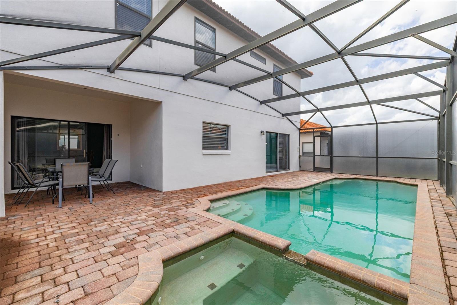 HIGH GROVE UNIT 02 - Residential
