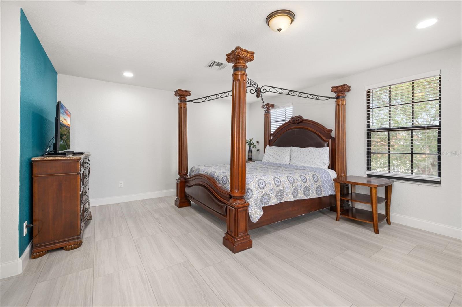 HIGH GROVE UNIT 02 - Residential