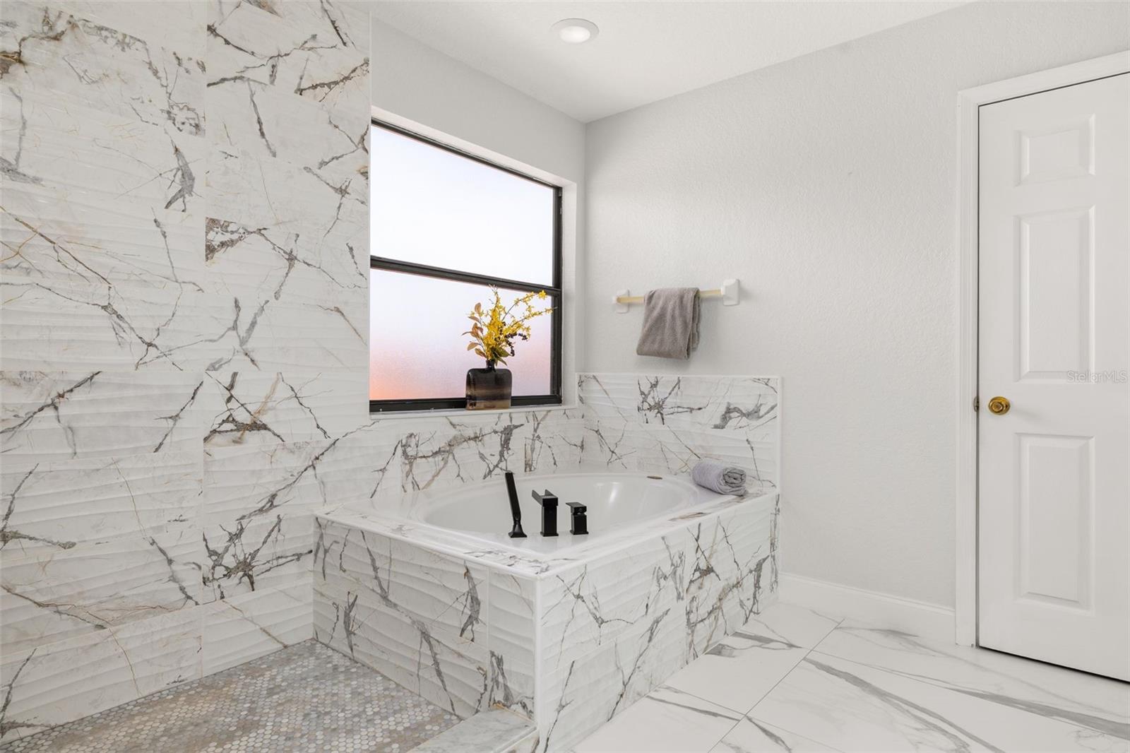 HIGH GROVE UNIT 02 - Residential