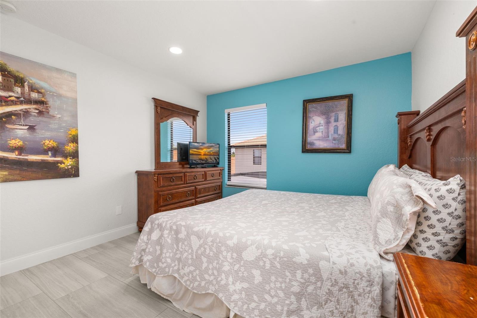HIGH GROVE UNIT 02 - Residential