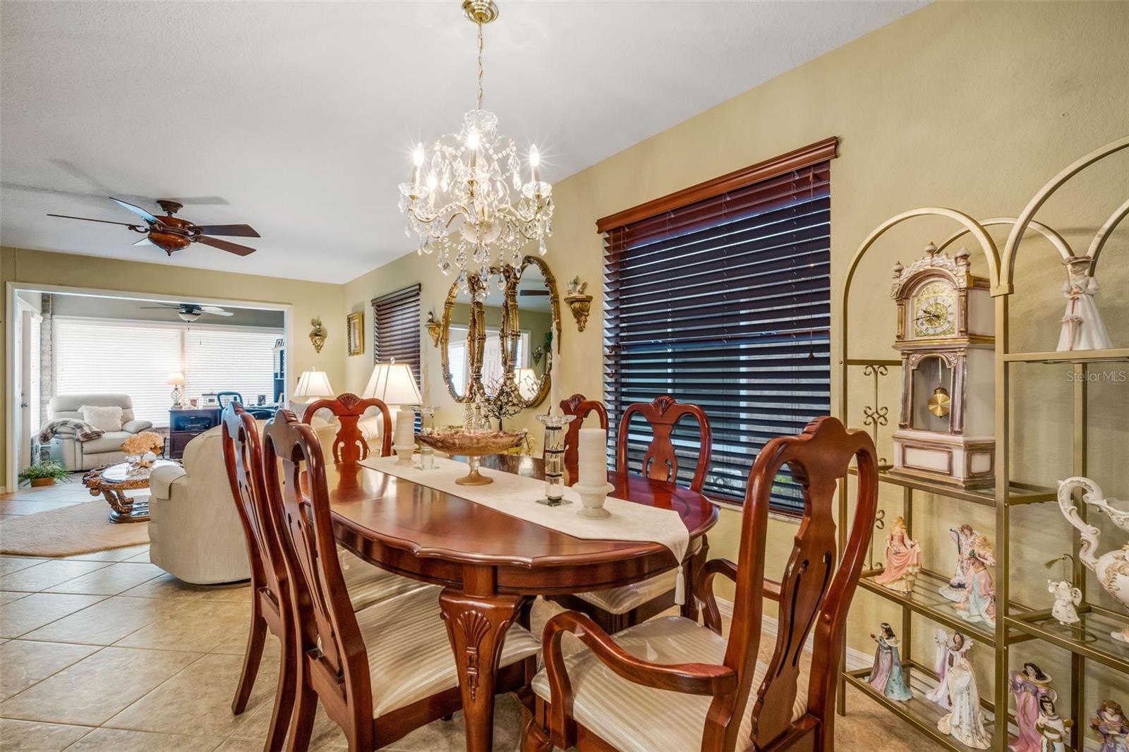 VILLAS BY LAKE - Residential