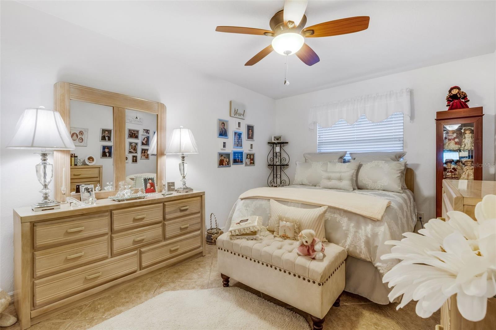 VILLAS BY LAKE - Residential