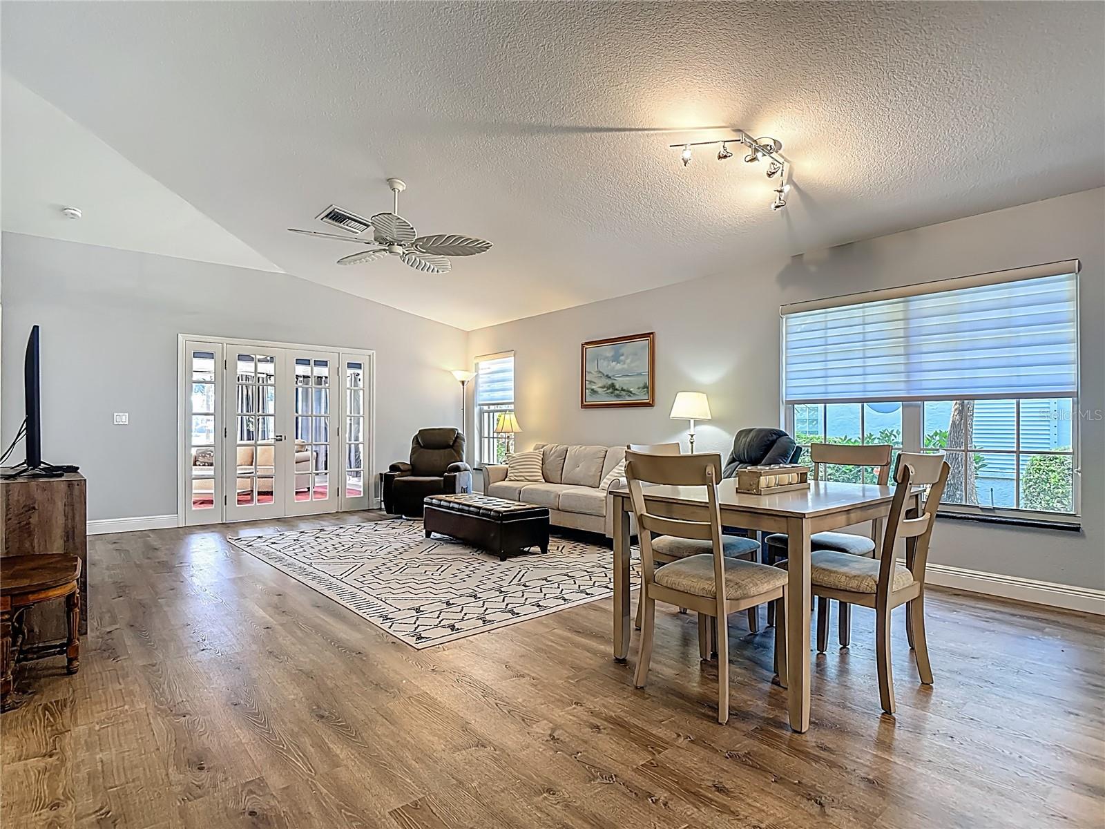 DEL VERA COUNTRY CLUB - Residential