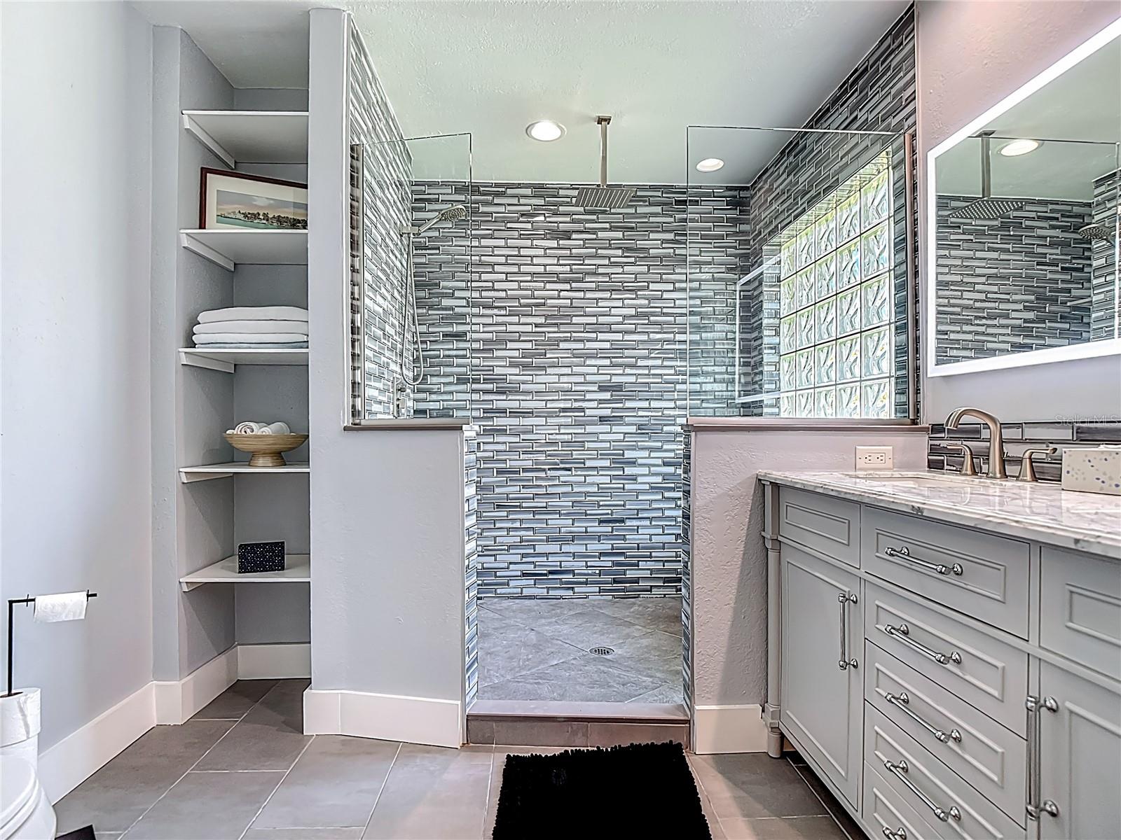 DEL VERA COUNTRY CLUB - Residential