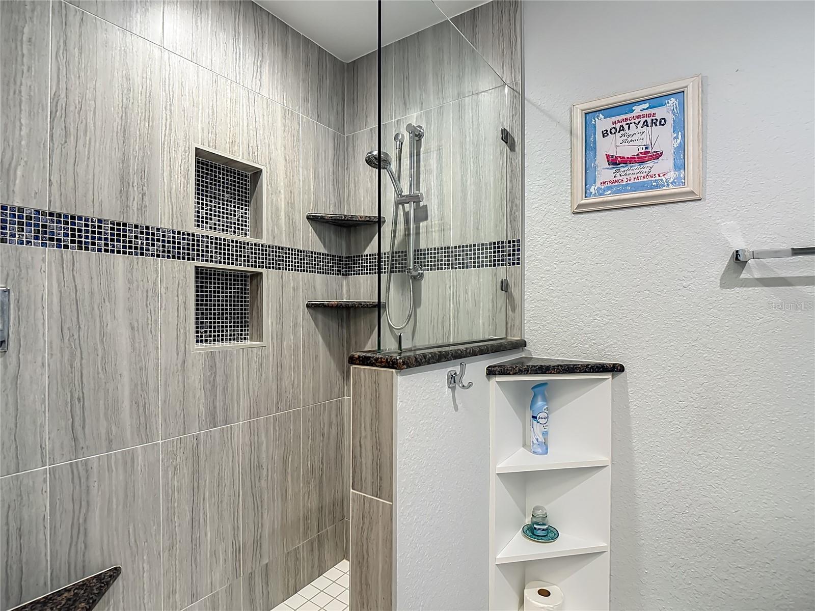 DEL VERA COUNTRY CLUB - Residential