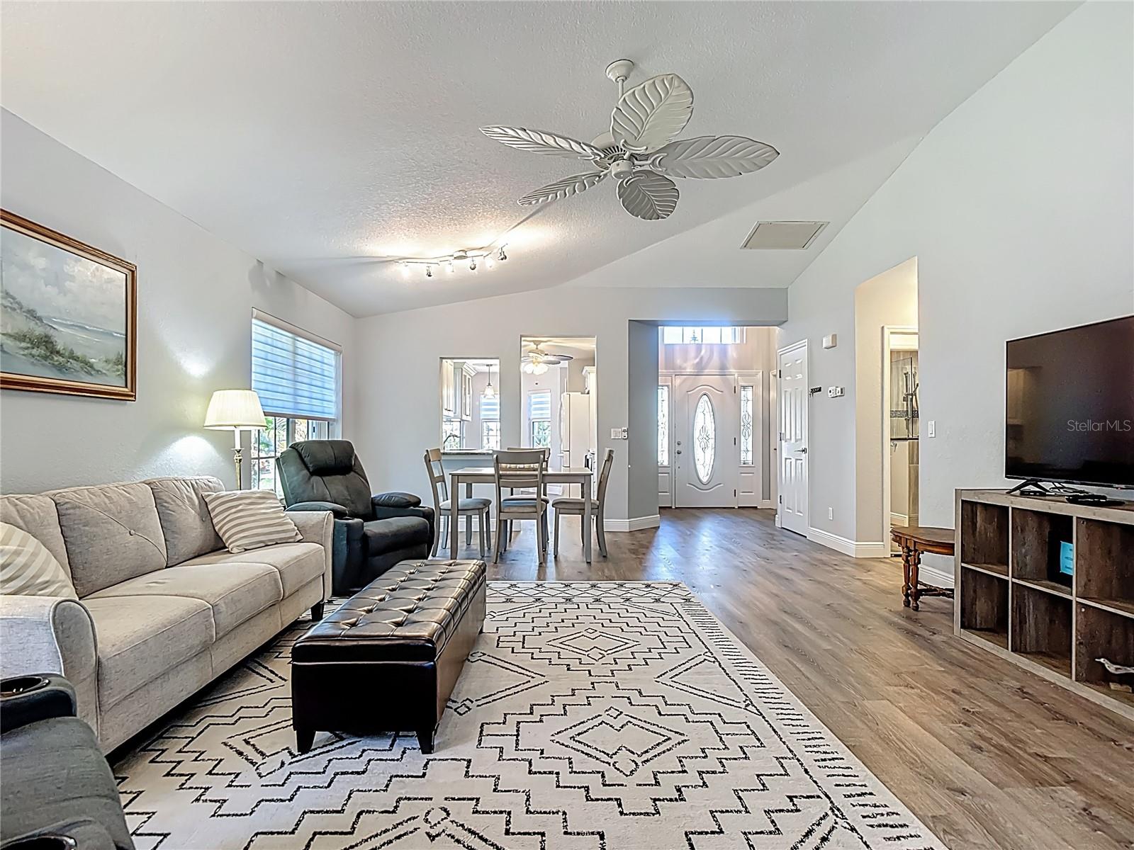 DEL VERA COUNTRY CLUB - Residential