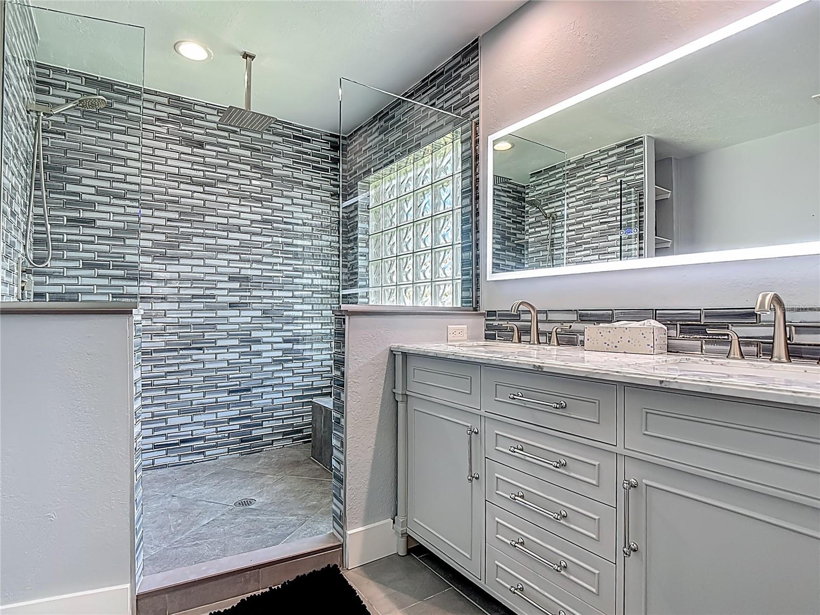 DEL VERA COUNTRY CLUB - Residential