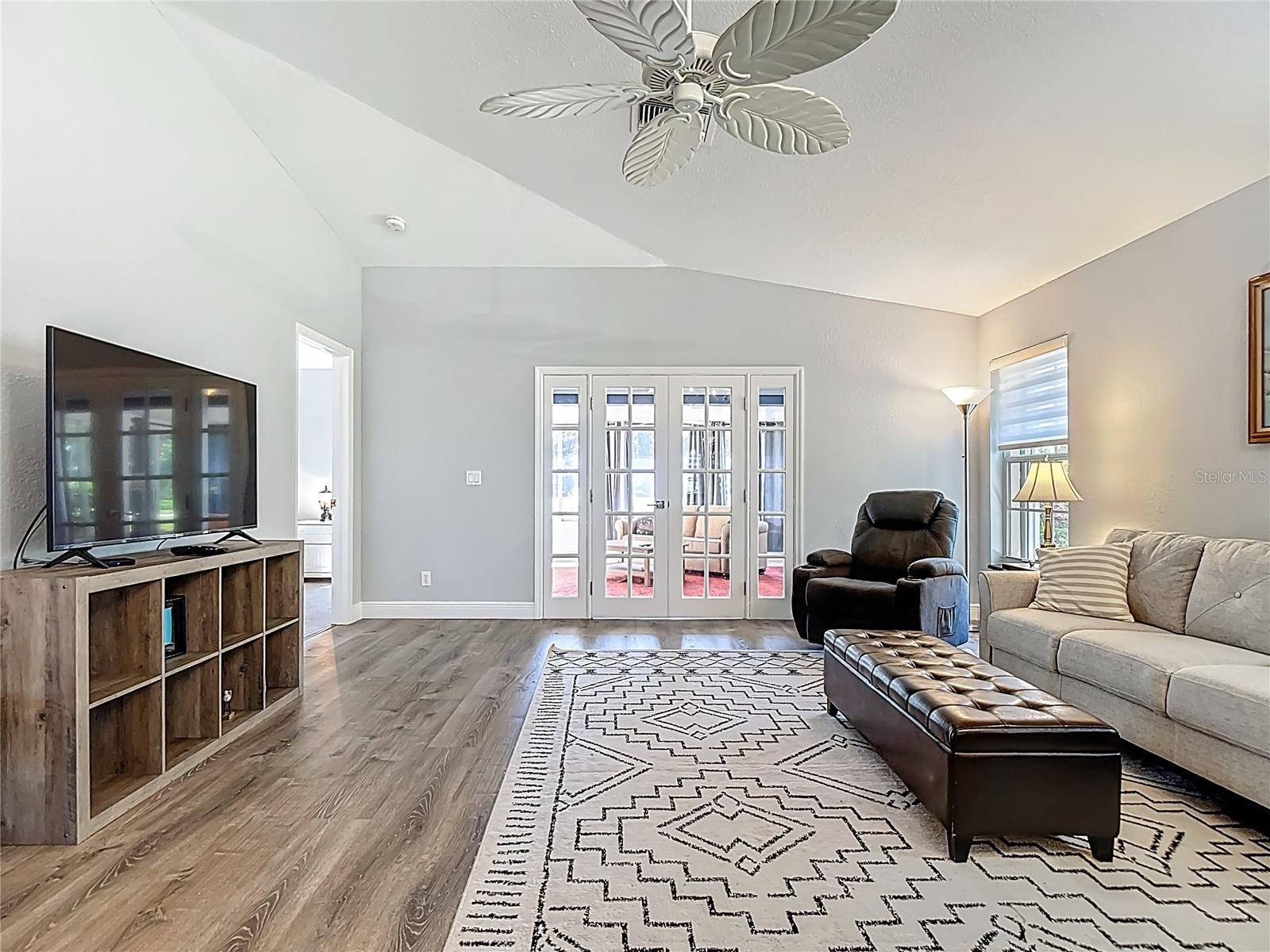 DEL VERA COUNTRY CLUB - Residential