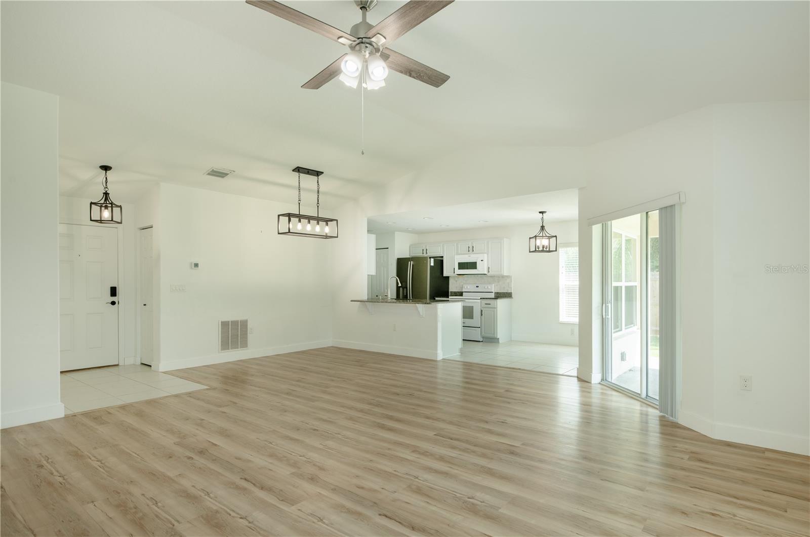 16 RADIUM LANE
