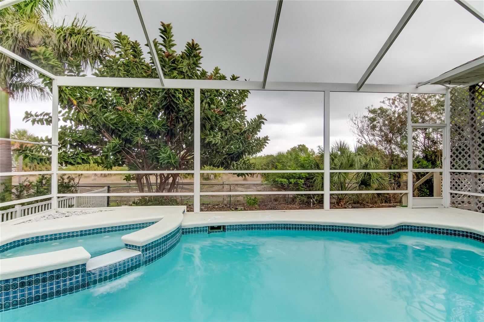 BEACH CLUB ESTATES - Residential Lease