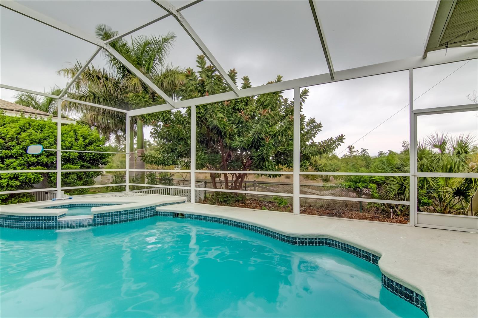 BEACH CLUB ESTATES - Residential Lease