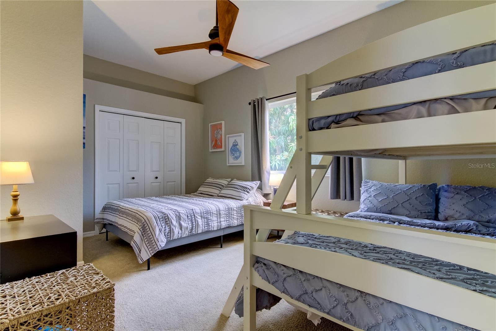 BEACH CLUB ESTATES - Residential Lease