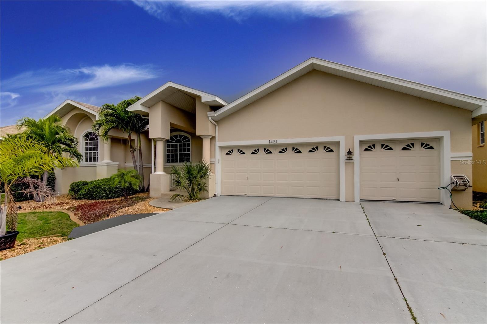 BEACH CLUB ESTATES - Residential Lease