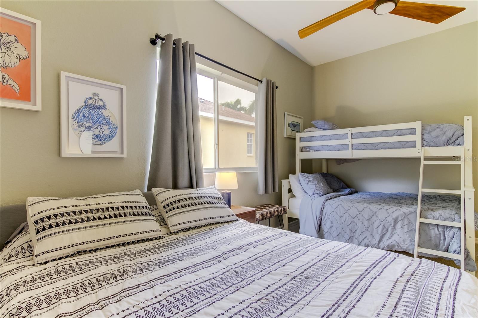 BEACH CLUB ESTATES - Residential Lease