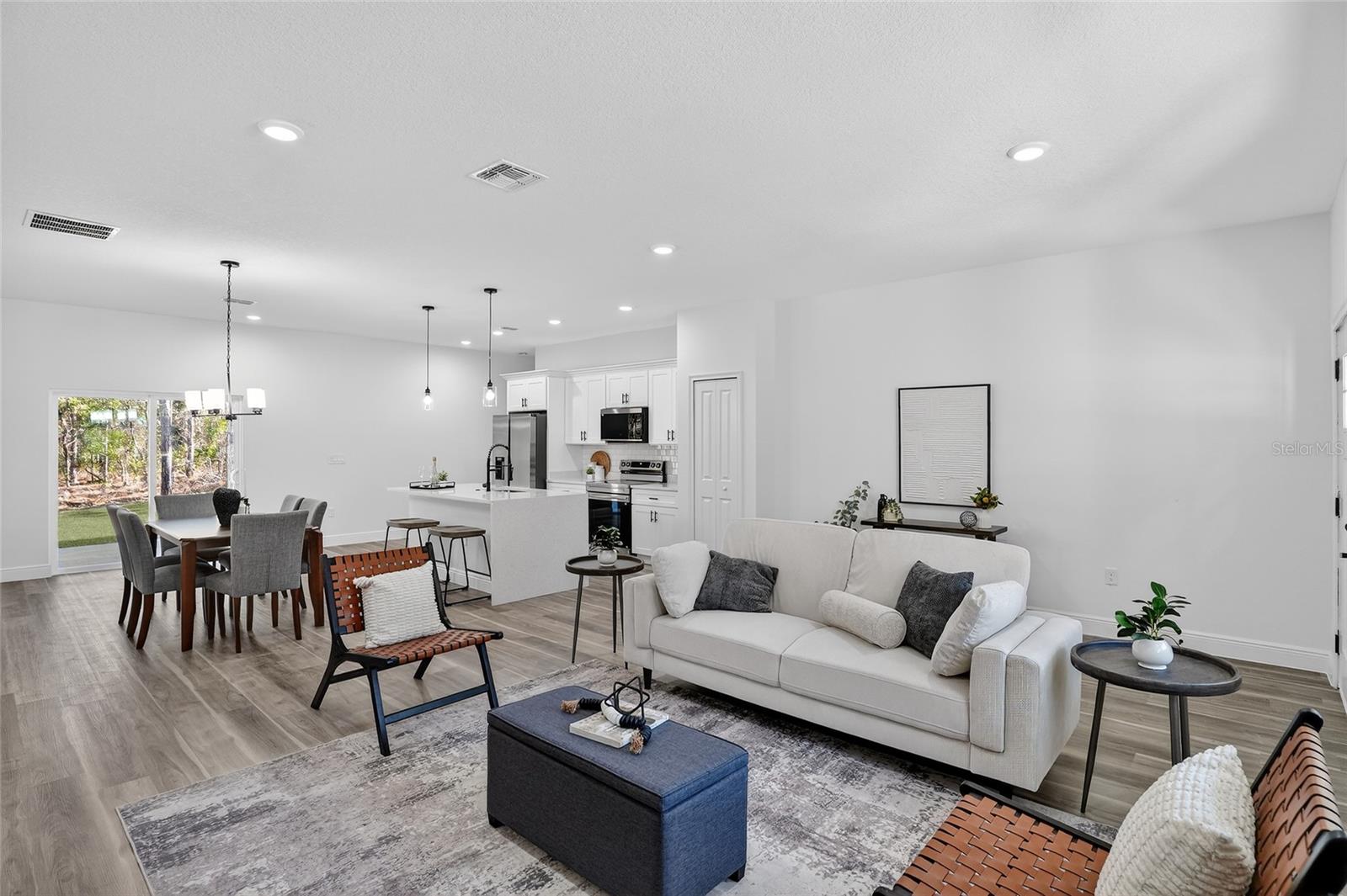 7545 N GALENA AVENUE