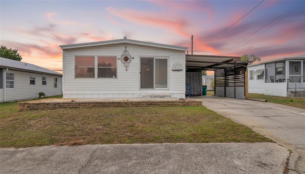 Photo of 1409 Ridge Road, Tavares, FL 32778 (MLS # G5106314)