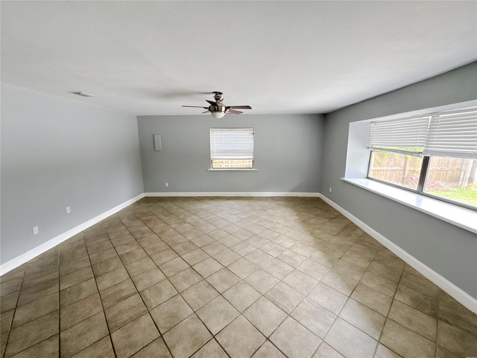 4710 HOXIE LANE