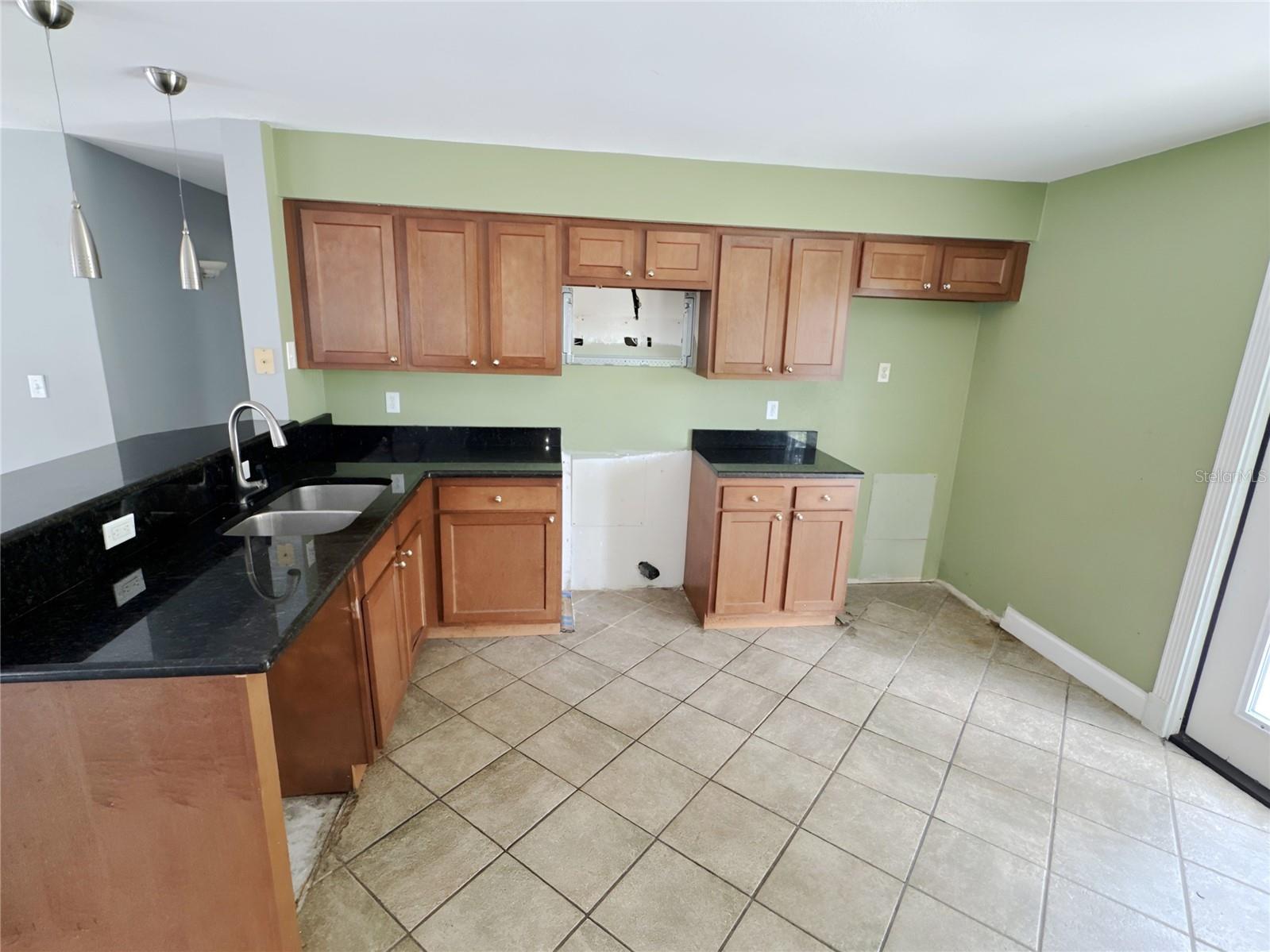 4710 HOXIE LANE