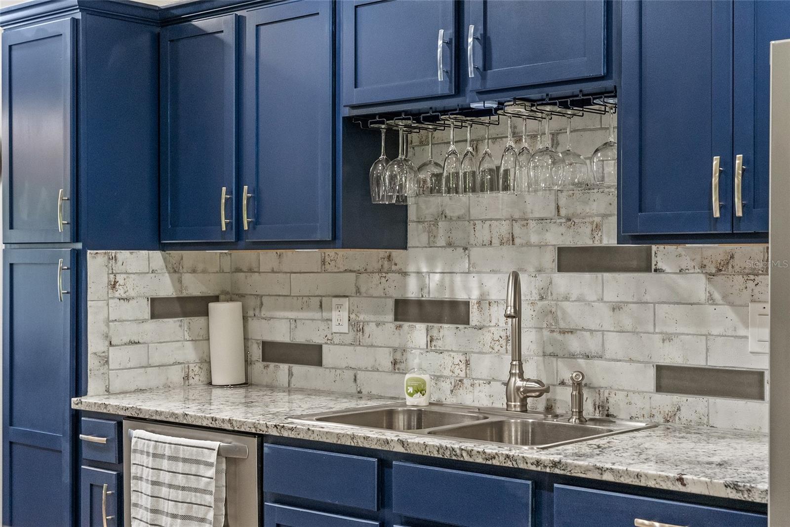 RAINBOW SPGS COUNTRY CLUB ESTATE - Residential Lease