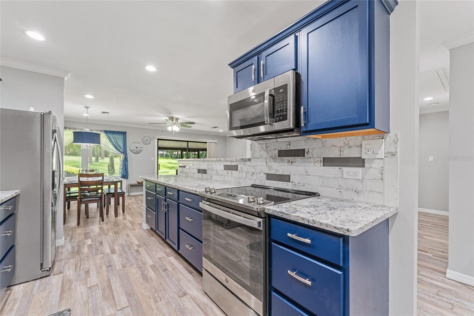 RAINBOW SPGS COUNTRY CLUB ESTATE - Residential Lease