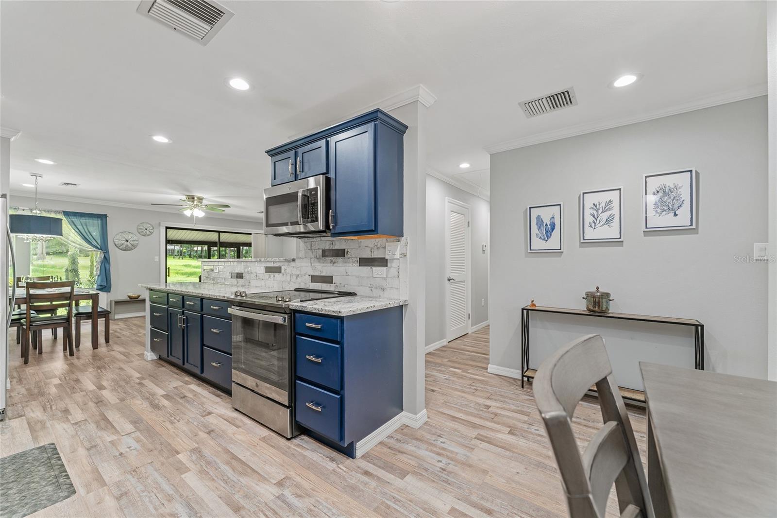 RAINBOW SPGS COUNTRY CLUB ESTATE - Residential Lease