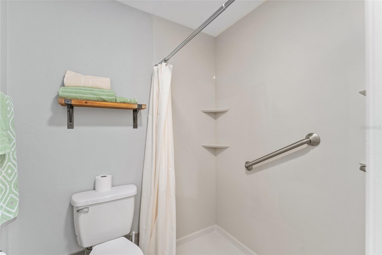 RAINBOW SPGS COUNTRY CLUB ESTATE - Residential Lease