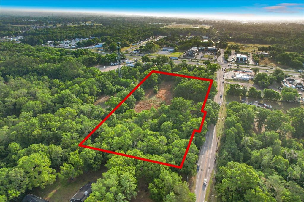 Photo of 1301 Duff Road, Lakeland, FL 33810 (MLS # L4961353)